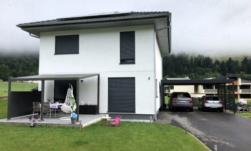 Das montierte Carport für 2 PKWs in anthrazit