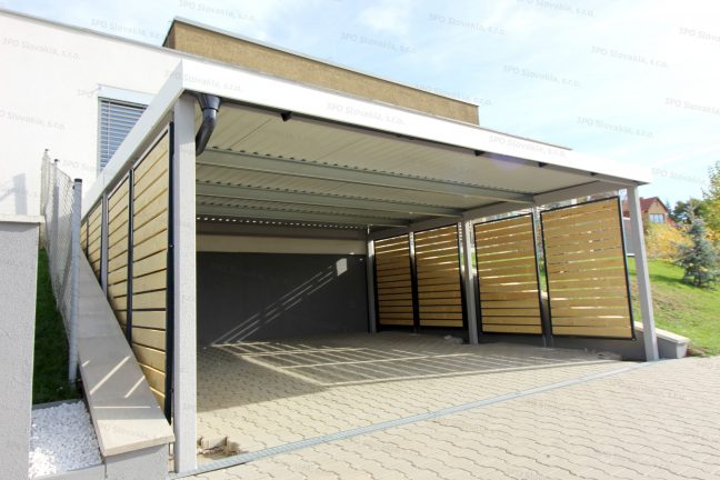 Design-Doppelcarport mit Wandausfüllungen bei einem modernen Haus