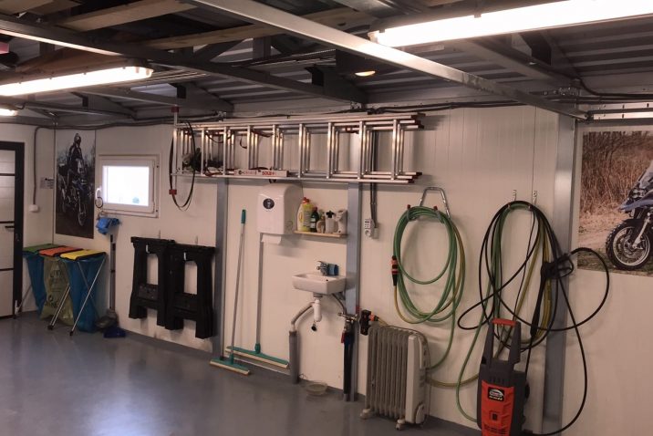 Eine Garage von GARDEON in isolierten Version