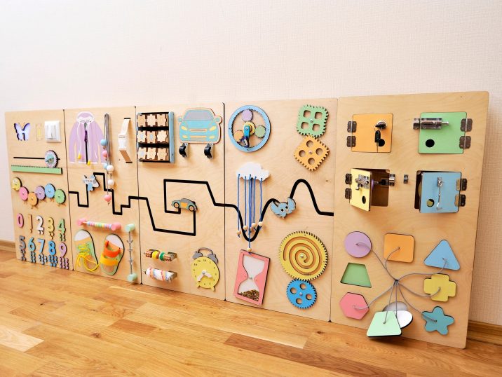 Montessori Kinderwand aus Holz