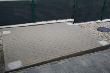 Fundament unter das Gartenhäuschen - Pflasterung