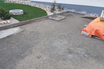 Fußpunkte versteckt unter einer Pflasterung