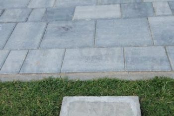 Ein Fußpunkt aus Beton