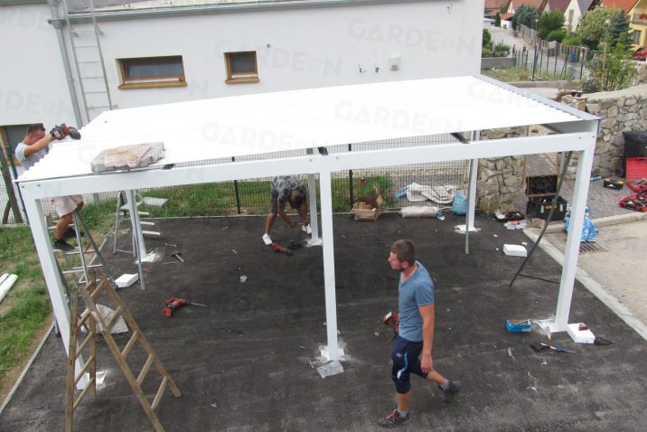 Die Versetzung der Dachdeckung von GARDEON