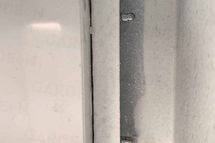 Detail an die Verankerung des Schalters in der Garage