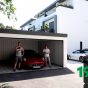Ein Ferrari parkt in der GARDEON Doppelgarage