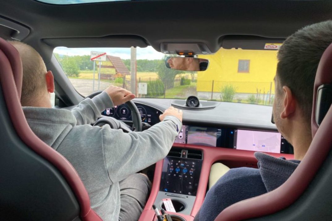 Die fahrt im neusten Porsche Taycan