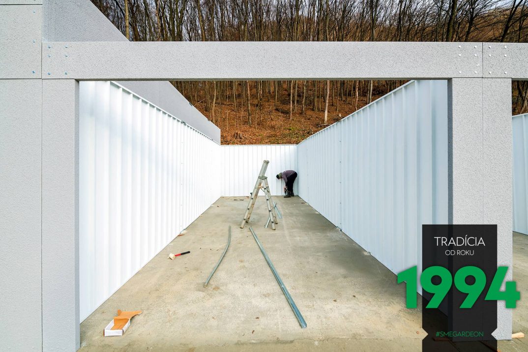 Das Gewände und die Stirn/Frontseite