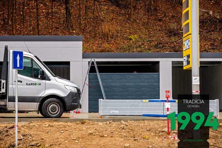 GARDEON - Detail auf die Montage de Tores