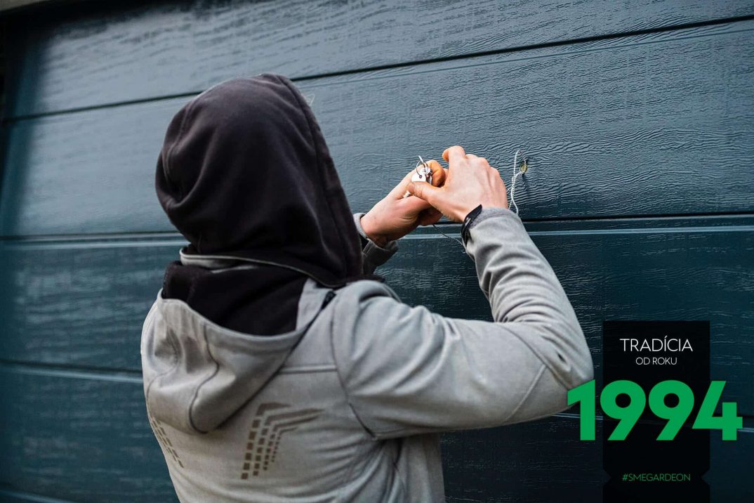 Montage des Torschlosses