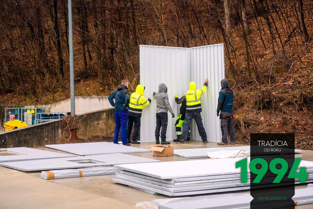 Die Montage der einzelnen Paneele