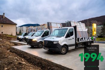 Vans von GARDEON bei der Montage von Reihengaragen