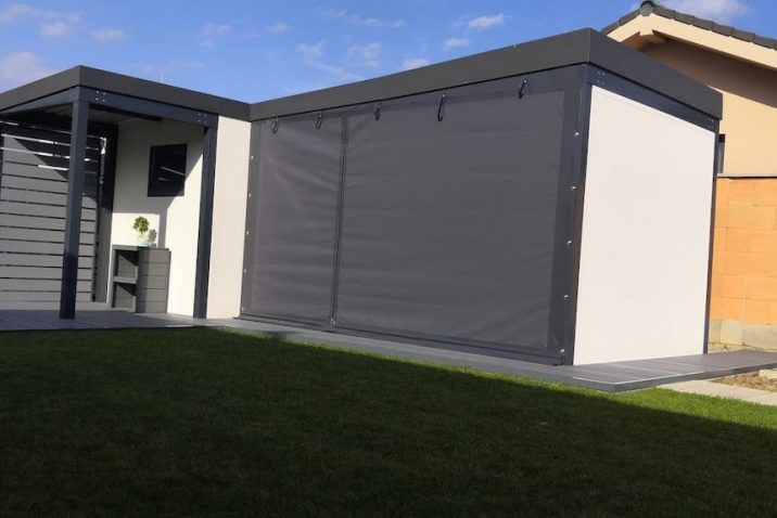 Gartenüberdachung mit Wandpaneelen