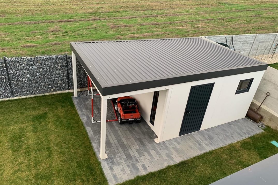 Das montierte GARDEON Gartenhaus nach 1,5 Jahren Nutzung