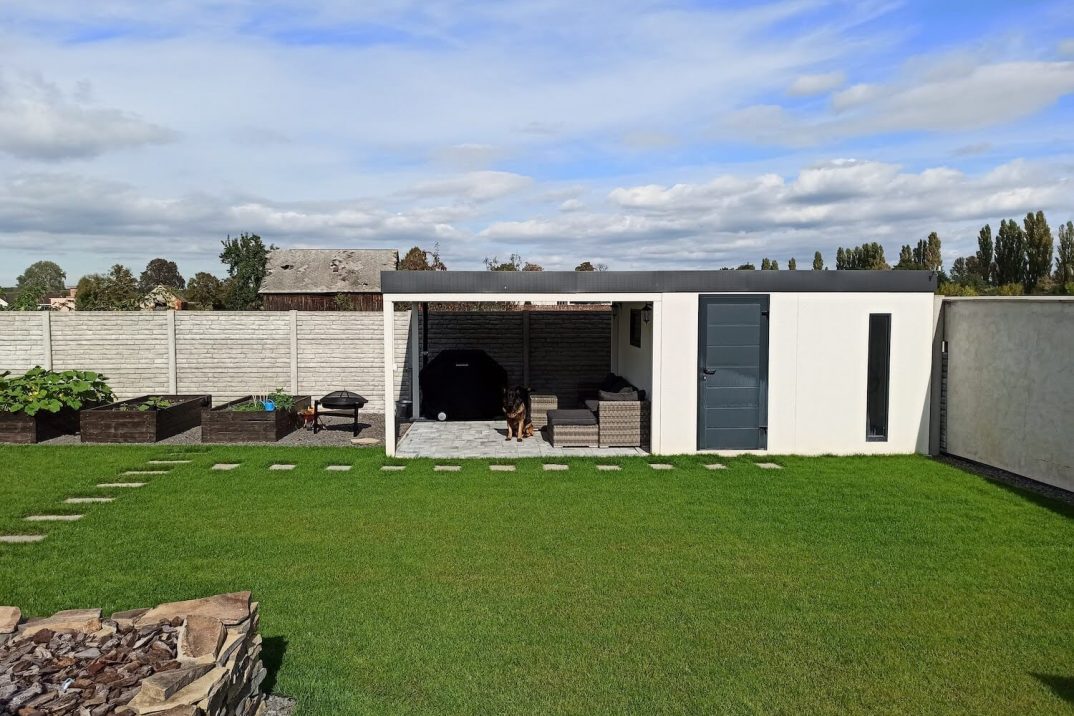 Gartenhütte GARDEON mit einer Pergola LINKS