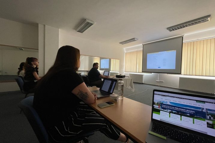 Die GARDEON Mädels bei einer WEB-Schulung