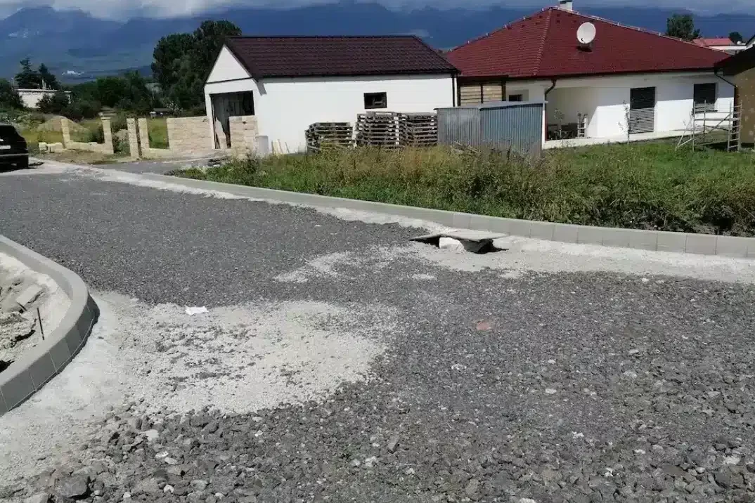 GARDEON Garage mit Satteldach neben dem Familienhaus