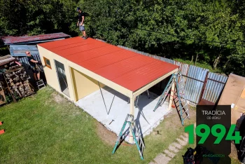 Die Dachdeckung ist fast fertig