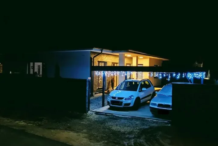 Nachtbild - GARDEON Carport