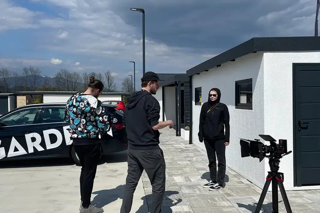 Die ersten Aufnahmen im Showroom werden gemacht