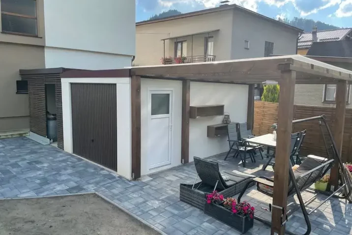 Geräteraum mit Schwingtor GARDEON