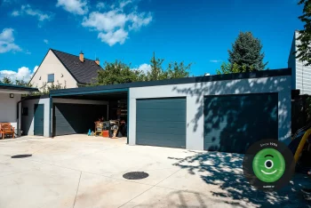 Garage mit Carport