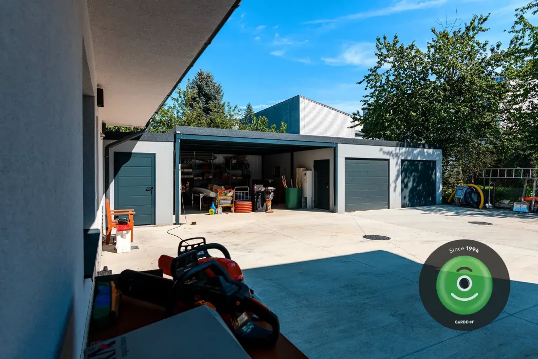 Garage mit Carport