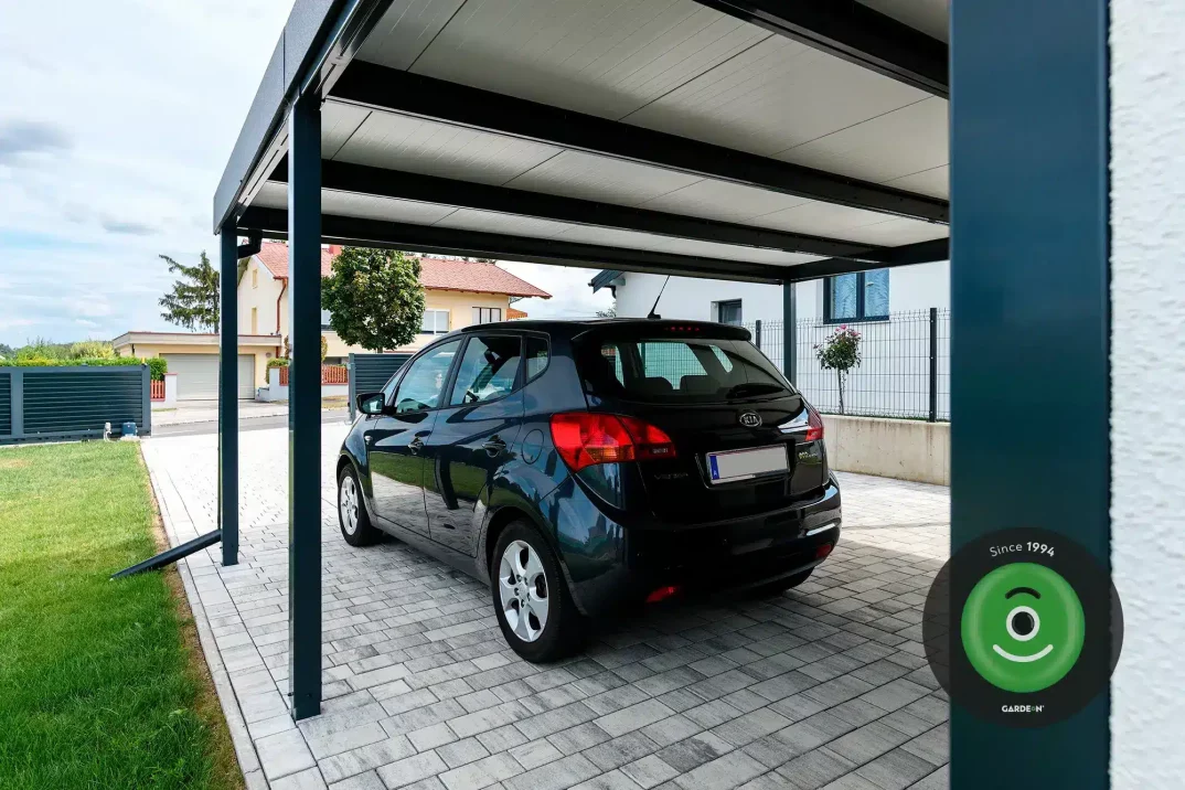 Garage mit Carport
