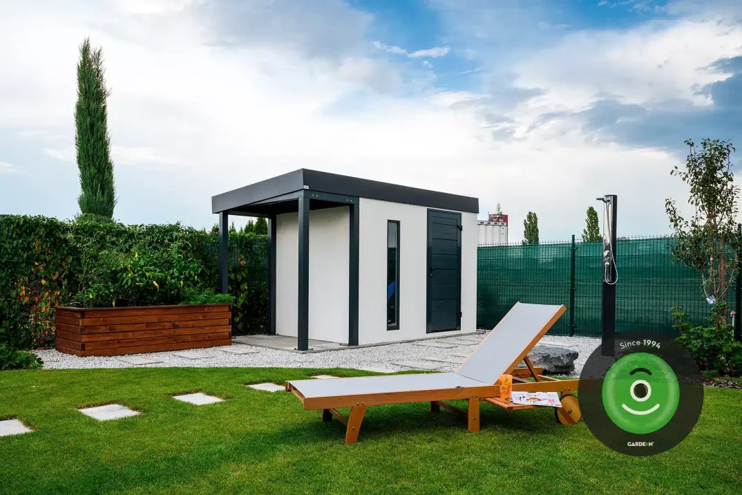 Gartenhaus mit Pergola