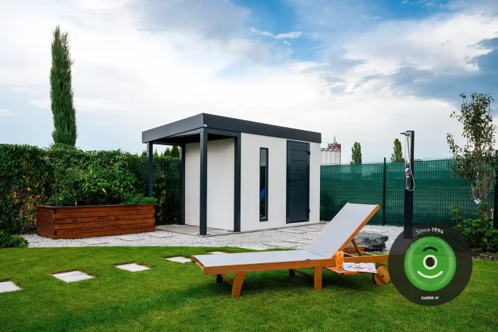 Gartenhaus mit Pergola