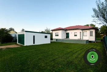 Doppelgarage GARDEON mit Zubehör der Marke Hörmann