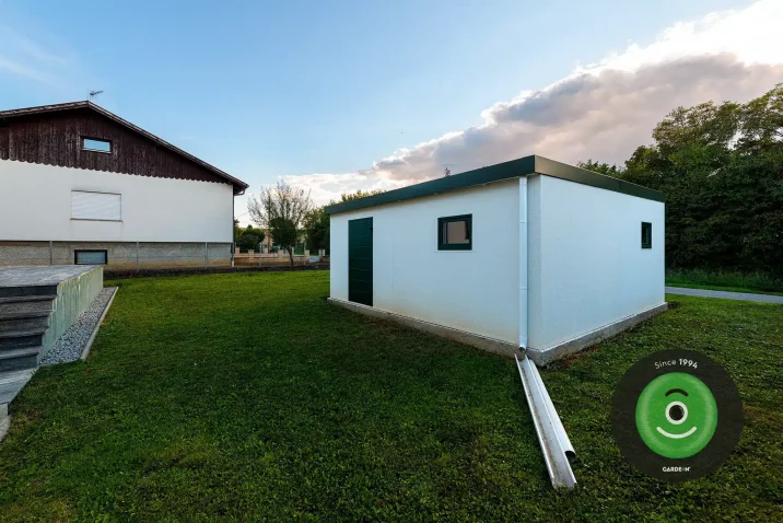 Doppelgarage GARDEON mit Zubehör der Marke Hörmann