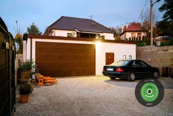 Fertiggarage GARDEON mit einem Tor von Hörmann