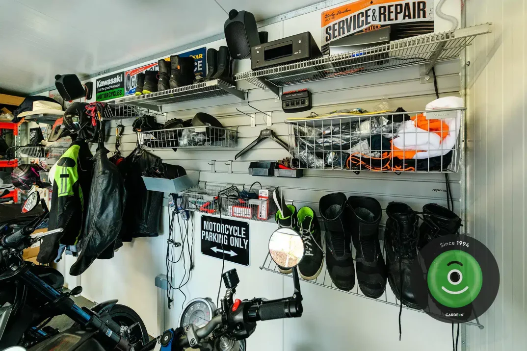 Doppelgarage GARDEON mit Zubehör der Marke Hörmann