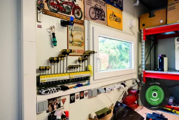 Doppelgarage GARDEON mit Zubehör der Marke Hörmann