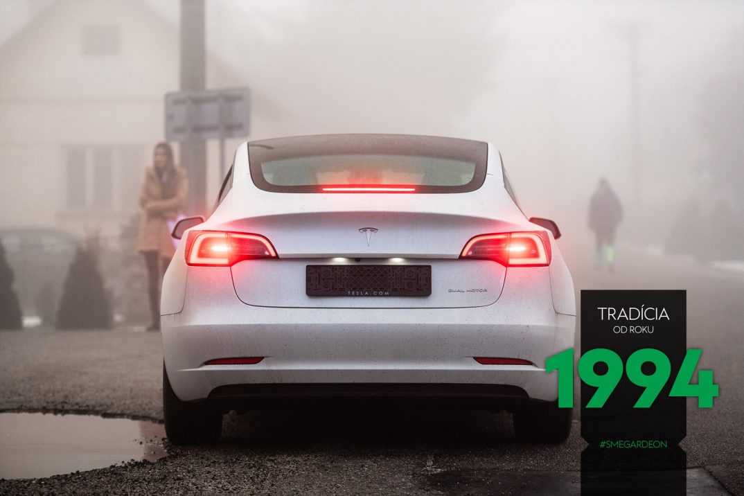 Tesla Model 3 in weiß