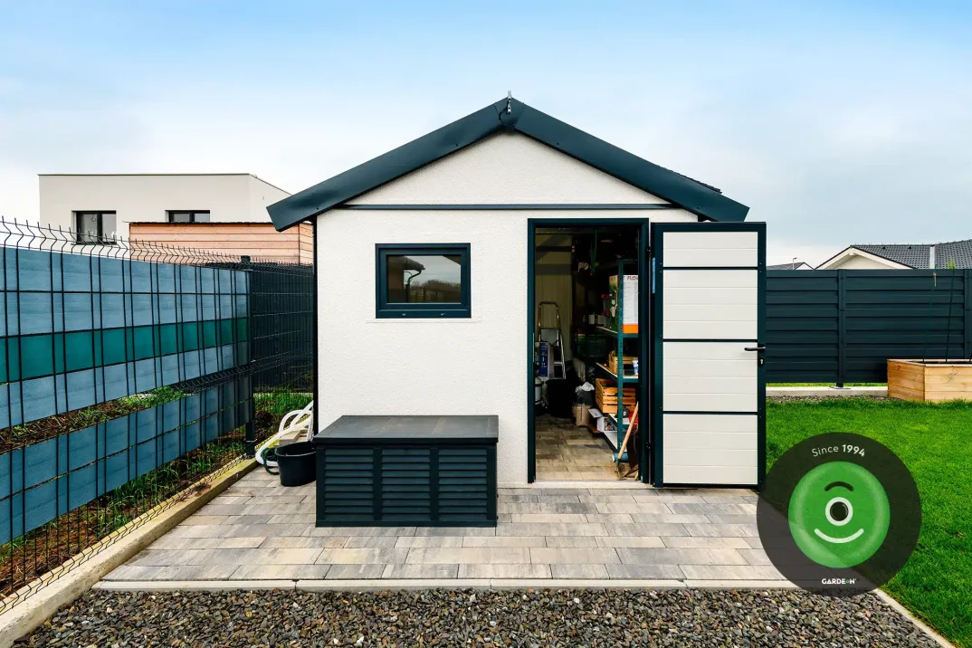 Montierte Gartenhütte GARDEON mit Zubehör in Farbe Anthrazit