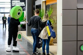 Maskot GARDEON am BAU 2023 1