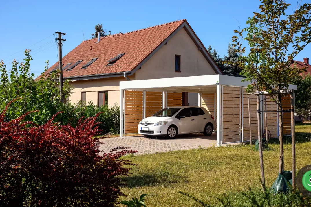Carport GARDEON mit isoliertem Dach und Thermopaneel