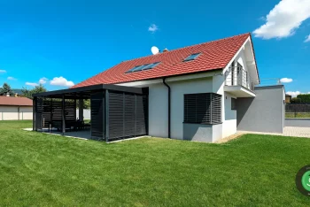 GARDEON Pergola dem Einfamilienhaus angepasst