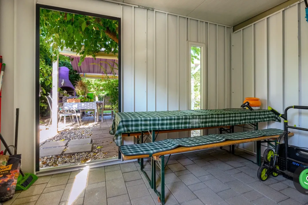 Gartenhaus mit Aufhängungssystem