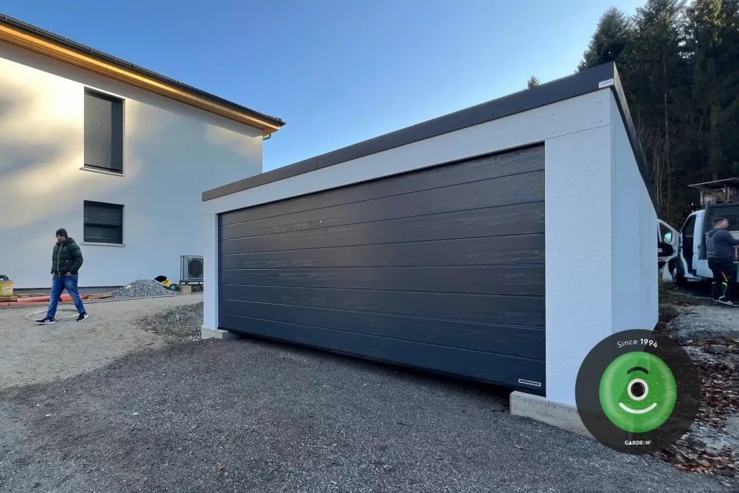 Große, geräumige Gardeon - Garage