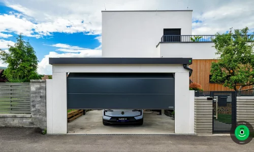 Carport mit Garagentor