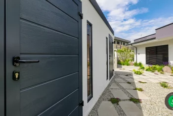 Detailfoto der Tür des Gartenhauses