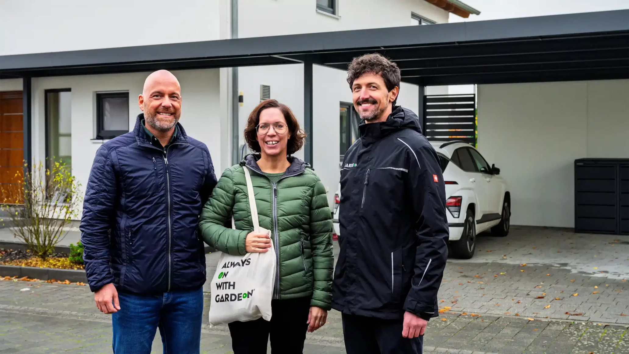 Unsere zufriedenen Kunden mit einem Carport für zwei Autos