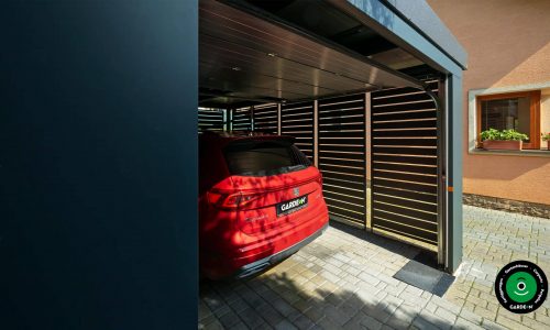 Carport für ein Auto mit Seitenwand aus Metall